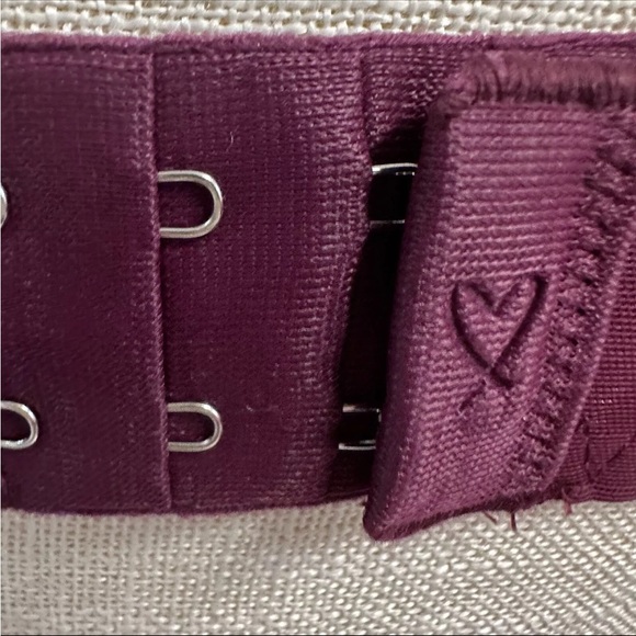 Victoria's Secret Dream Angels Lined Demi Velvet Dot Burgundy Bra Size 34D - Picture 3 of 7